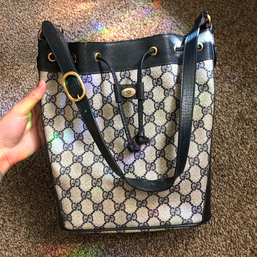 Vintage Gucci GG Supreme Drawstring Bucket Bag: 41.02.034